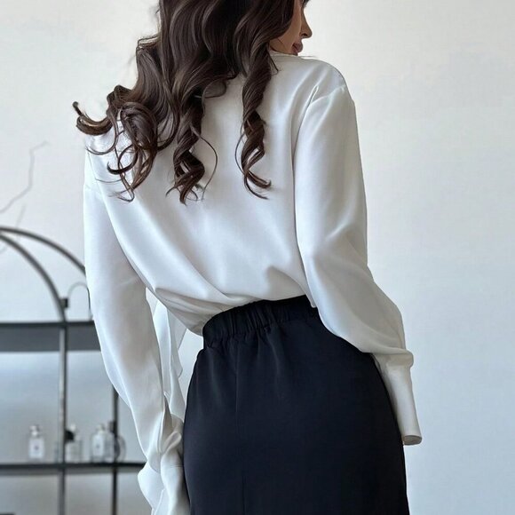 Elegant Women's Turn-Down Collar Deep Draped Neck Fitted Long Sleeve blouse - Picture 7 of 8